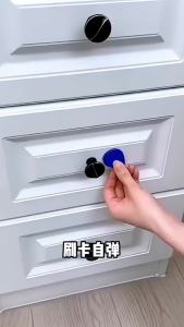 Khóa Thẻ Từ Cảm Ứng