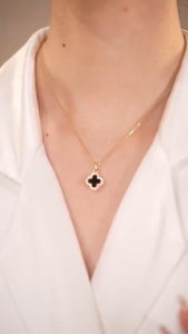 DAIMEISHU Vòng cổ cỏ bốn lá nữ dây chuyền xương đòn ins sang trọng nhẹ thời trang dây chuyền áo len