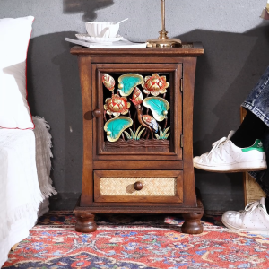 เฟอร์นิเจอร์สไตล์เอเชียตะวันออกเฉียงใต้โต๊ะข้างเตียงสไตล์จีนไม้เนื้อแข็งหวายสานเก็บตู้เก็บของวินเทจเรียบง่ายข้างเตียงตู้เล็ก ๆ