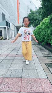 Bộ quần ống rộng bé gái thun gân hình in kuromi kem cho bé 6kg -30kg.TNQD13.