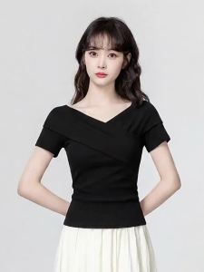 ZISUO | Áo Thun Đen Dáng Chéo Giảm Eo