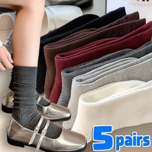 5คู่ถุงเท้ายาวแบบถักสีแดงถุงเท้าผ้าฝ้ายย้อนยุคสำหรับผู้หญิงถุงเท้ายาวฤดูใบไม้ร่วงฤดูหนาวถุงเท้ายาวแบบเกาหลีนักเรียนญี่ปุ่นนักเรียนหญิงระบายอากาศใส่สบายถุงเท้าทรงท่อกลาง