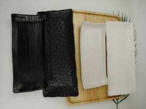 [จานซูชิ จานเปล จานเซรามิค ขาวดำ จานสี่เหลี่ยม จานเปลแบบญีปู่น ราคา 3,300 บาท]