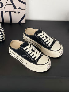 รองเท้าแตะผ้าใบหนาสไตล์เกาหลีสำหรับผู้หญิง ฤดูร้อนปี 2023 รองเท้าแตะแบบสวมครึ่งนิ้วแบบผูกเชือก พื้นยาง ส้นแบน ทรงหัวมน