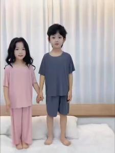 ​[BRAND NEW] Kids Cooling Ice Silk Loungewear / Pyjamas Set (Size 130/140)