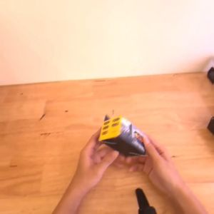 Đèn xi nhan xe đạp điều khiển từ xa kiêm đèn hậu cảnh báo xe đạp nhỏ gọn tiện lợi