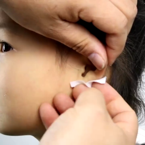 Dụng Cụ Xỏ Lỗ Tai Bằng Thép Y Tế Không Đau Dùng Một LầnCó Thể Dùng Làm Quà Tặng