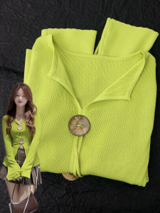 HUOLISI | Stylish Korean V-Neck Long-Sleeve Green Knit Top