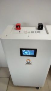 ตู้เก็บแบตเตอรี่ลิเธียม LiFePO4 (เฉพาะตู้) ใส่แบตรุ่น 200Ah 250Ah 300Ah 280Ah ได้ ในชุดแถม ล้อ ขั้วต่อแบต300Ah (ไม่รวม จอ4.3 LCD)