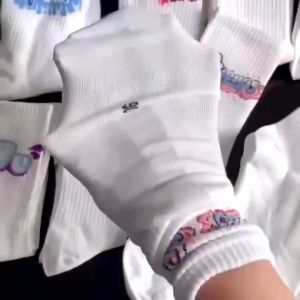 💎Dita_shop💎 ถุงเท้าสตรีท ข้อยาว ลายกราฟฟิตี้ ผ้าCOTTON ผ้ายืด สไตล์เกาหลี สําหรับผู้ชายและผู้หญิง