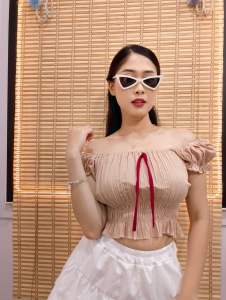 เสื้อเเขนตุ๊กตา เเต่งโบว์ตรงกลาง งานสวยน่ารักดูดี ชายเเต่งเพิ่มความเก๊ คุณหนูสุดๆจ้า