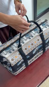กระเป๋าเดินทาง กระเป๋าผ้า ใส่ของได้เยอะ ลายช้าง พร้อมส่งจากไทย