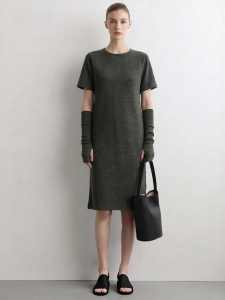 AMII | Winter Minimalist Round-Neck Stretch Loose Dress