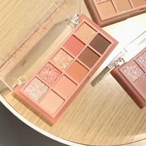 10 color Eyeshadow Palette Matte Palette Beauty Shimmer Glitter Long-lasting Eye Shadow Make Up Cosmetics Palette Pigment Matte Glitter Colorful