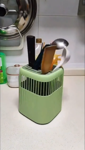 ที่เก็บช้อนส้อม อุปกรณ์จดเก็บในครัว อุปกรณ์ในครัว ที่เก็บมีด หมุนได้360องศา มีช่องระบายน้ำ เก็บของได้หลายอย่าง