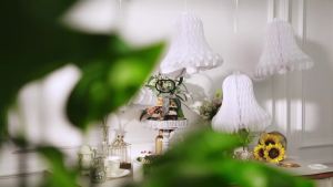 WILLBOND 5 Pieces Paper Wedding Bells White Hanging Big Heavy Honeycomb Bells Bridal Honeycomb Bells Decorating Supplies Suitable for Weddings Parties Baby Showers