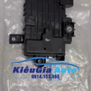 Giá đỡ bình ác quy Hyundai i10 2014-2020 37150B4000 Chính hãng