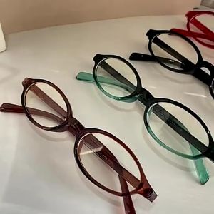 แว่นตาป้องกันแสงสีฟ้ากรอบวงรีขนาดเล็ก แฟชั่นสไตล์เกาหลีญี่ปุ่นย้อนยุคเบาพิเศษแว่นกรองแสงสำหรับผู้หญิง