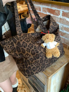 2025 Autumn New Large Capacity Retro Leopard Print Tote Bag Womens Fashionable Commuter Single Shoulder Bag Commuter Bag