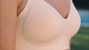 Seamless Buttery Soft Jelly Nursing Bras for Breastfeeding Ultra Comfort Ice Cool Buttery Maternity Silky Nursing Bra Wireless Natural Shape Breathable Pregnancy Support Sleep Icy Wirefree Bralette