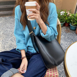 Trendy Bucket Bag Large Capacity Crossbody Bag for Women Students Fashionable Korean Style Casual Shoulder Bag Soft PU Leather