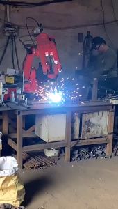 Universal ☑ CCabokey RV caravan trailer bracket with 15 inch turntable and seal capable of carrying 8000 pounds