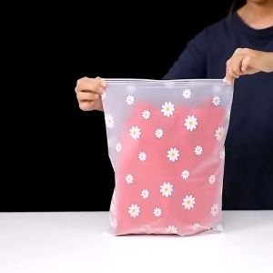 10/20/30Pcs Daisy Pattern Clothes Packaging Zipper Bags Waterproof Underwear Sundries Zipper Bag Frosted Self-sealing Portable Storage Bag Transparent Travel Storage Pouch