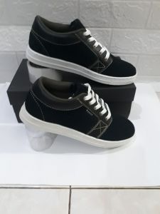 sepatu sekolah pria dan wanita / sepatu kerja pria dan wanita / sepatu fourz9