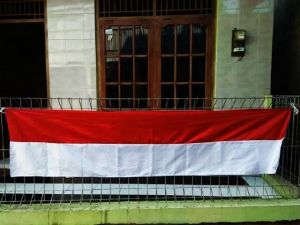 BENDERA LESPANG MERAH PUTIH DIRGAHAYU BUAT DI GAPURA PANJANG 2METER