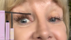 EELHOE Mascara Dạng Ống 5ml Màu Nâu - Mascara dạng ống giúp mi cong và dài tự nhiên giữ nếp lâu chống nước và không lem dễ tẩy trang bằng nước ấm phù hợp trang điểm hàng ngày
