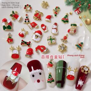Bộ 2 Phụ Kiện Trang Trí Móng Tay Giáng Sinh Bằng Kim Loại Với Hình Bông Tuyết Cây Thông Noel Chuông Cổ Tuần Lộc Và Đá Pha Lê