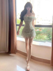 Elegant Floral Print Slim Fit One Shoulder Dress Gentle Style Waist Cinching Summer Dress for Young Women Ages 18-29