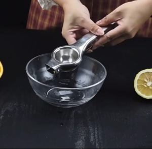 Manual juicer stainless steel lemon squeezer—household hand‑press type  compact juice extractor