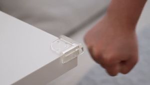 Set 4 Miếng Bịt Góc Bàn Bọc Cạnh Bàn Silicon Tránh Va Đập An Toàn Cho Bé Và Người Già N022