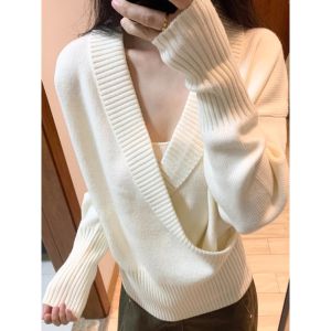 Elegant French Style V-Neck White Sweater Womens Loose Fit Long Sleeve Knitted Top for Autumn Winter Commute Fashion Korean Lazy High-End Feeling Small Size
