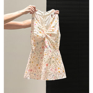 La Chapelle | Áo Thun Không Tay Thiết Kế Nút Dây V-Neck Ôm Sát Hoa Văn Đẹp