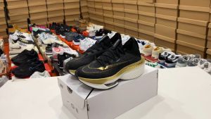 Sneakers รองเท้า - สีดำ รองเท้าลำลอง ใส่ออกกำลังกาย ถ่ายจากสินค้า