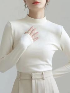 เสื้อยืดคอตั้งสีขาว ทรงเข้ารูป แขนยาว ผ้าขนแกะ ฤดูใบไม้ร่วง/ฤดูหนาว เสื้อชั้นในสำหรับผู้หญิง เสื้อยืดคอตั้งสีขาว