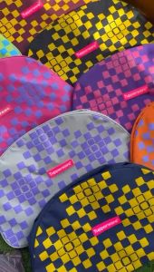 Tas Travelling Kitbag Motif Kotak Cap Karet Zipper Bunga Es