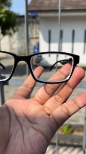KACAMATA LENSA MINUS UNTUK RABUN JAUH PRIA DAN WANITA FREE BOX DAN LAP KACAMATA TERSEDIA DARI -0.50 S/D -4.00 - VIGLIA