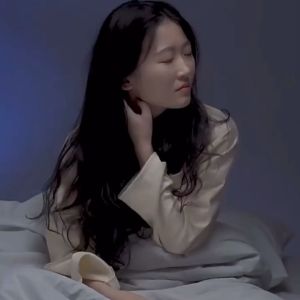 300ML Bed Bugs Killer Mite Spray Dust Mite Remove Spray Non-toxic Natural Remove Insect Anti Mites Insect Repellent Mite Spray Bed Bug Killer Dust Mite Spray Remove Spray Natural Remove Insect Killer