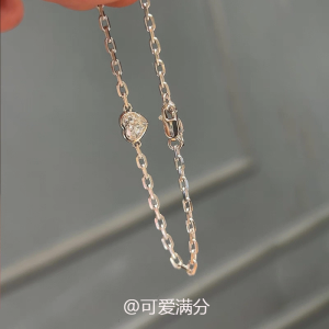 สร้อยข้อมือเพชรเซอร์โคเนียสีพื้นแบบเรียบง่ายสำหรับผู้หญิง เครื่องประดับมือสุดหรูที่หรูหราและเท่ เครื่องประดับมือสไตล์เกาหลี