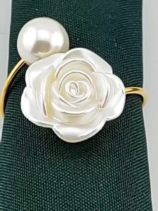 5PCS Napkin Ring Bahan Logam Valentines Day Wedding Rose Napkin Ring Rose Flower Creative Round Universal Rose Napkin Ring Wedding Table Decoration