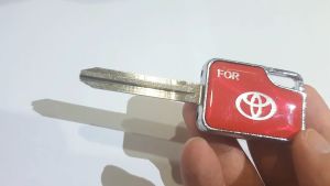 Bahan Kunci Mobil Variasi Senter Toyota Avanza Innova Kijang Kapsul