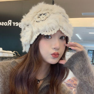 Face Minimizing Fleece Beanie