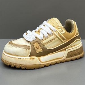 Luxurious Mens Shoes Vintage Style Thick Bottom Heightening Casual Board Shoes Versatile Comfortable Retro Feel Autumn Collection