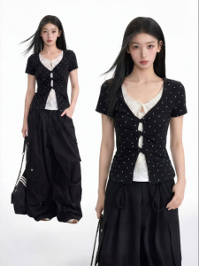 BAIDAIFEI | Faux Two-Piece Dots Pattern Contoured Fit Straight Shoulder Cropped Women T-Shirt