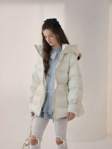 AIVEI | Slim Fit Hooded Down Jacket for Petite Women Winter 2025