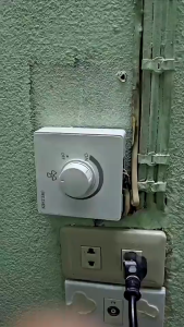 สวิทช์ควบคุมความเร็วพัดลมเพดาน ตั้งพื้น และอุปกรณ์ต่างๆ แบบ 220V สําหรับ 15-300W Dimmer