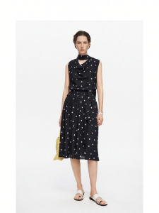 French Style Polka Dot Ruffle Hem Dress with Waist Cinching Summer 2026